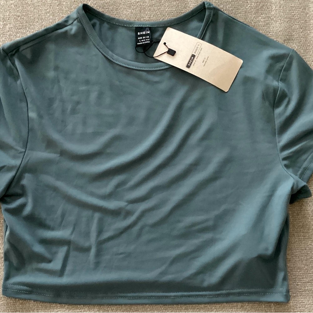 SHEIN Juniors crop Tee